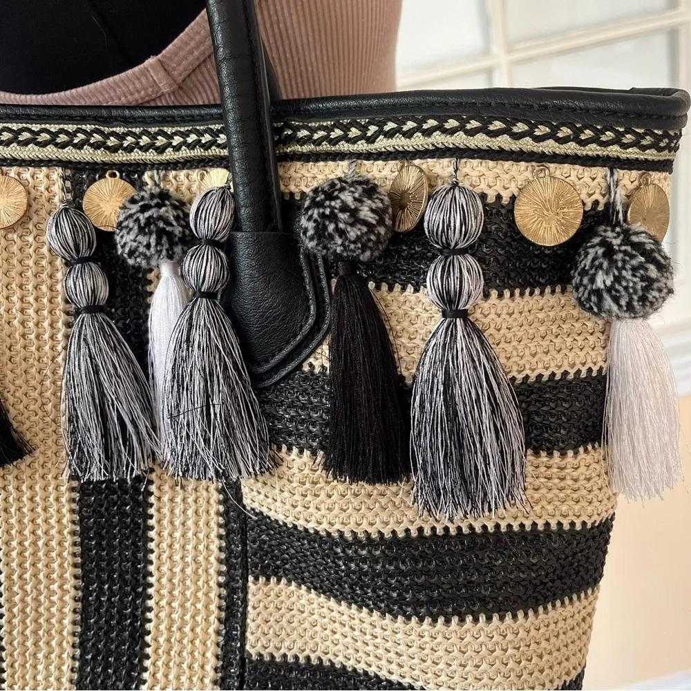 ALDO black natural straw tote bag tassel gold hardware embellishment - Picture 4 of 16